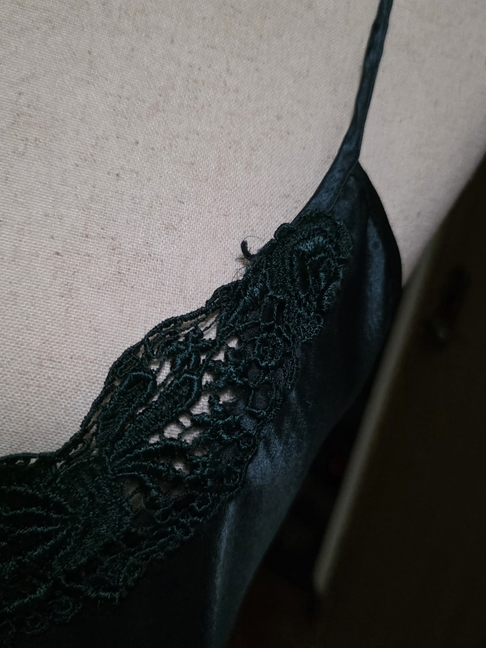 Vintage Inner Most Emerald Green Satin Embroidered Trim Strappy Slip - Picture 4 of 9